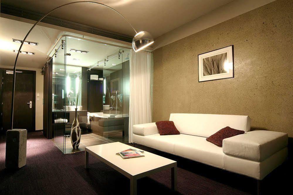Le Rex Hotel Тарб Экстерьер фото